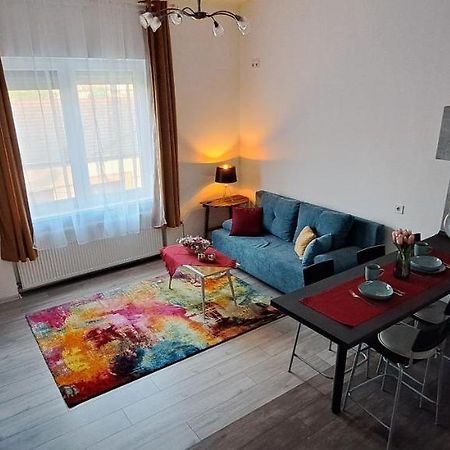 Appartement Napraforgo Apartman à Szeged Extérieur photo