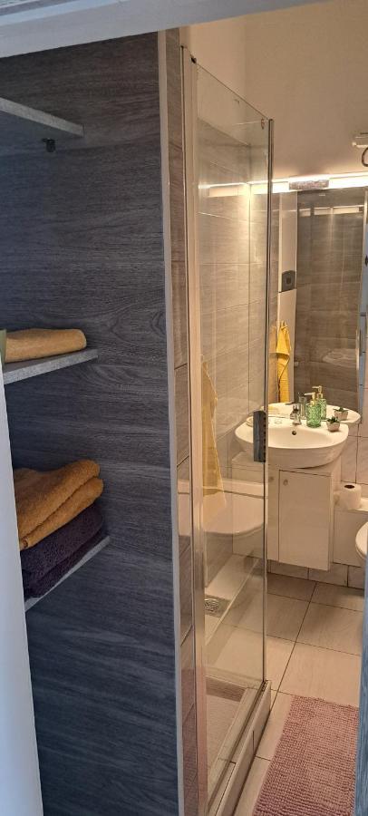 Appartement Napraforgo Apartman à Szeged Extérieur photo